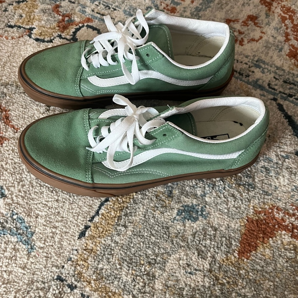 Vans - Picture 2 of 6